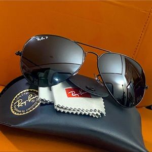 AUTHENTIC/NWOT Ray-Ban Polarized Large Metal Aviator
